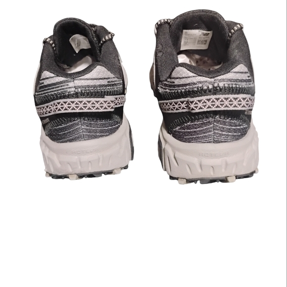 New Balance 7 1/2 - Picture 3 of 6